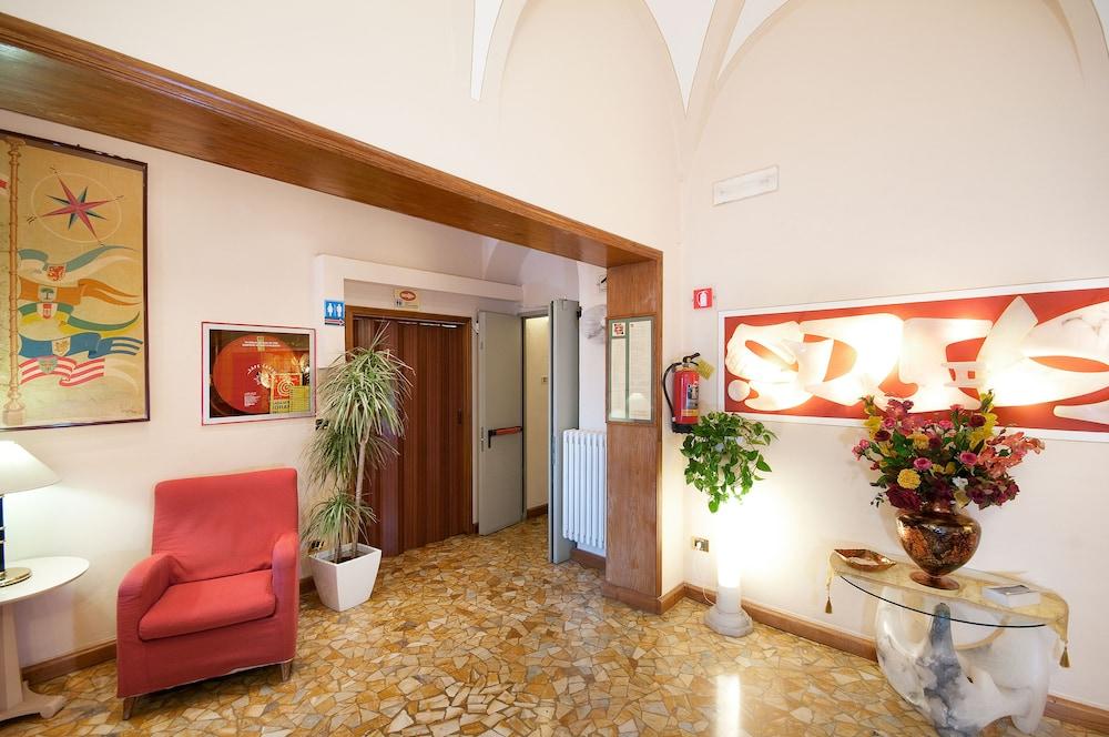 Allegroitalia Nazionale Volterra Bagian luar foto
