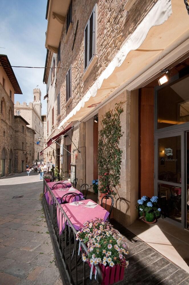 Allegroitalia Nazionale Volterra Bagian luar foto