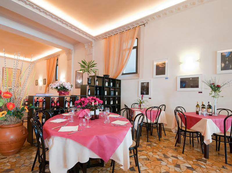 Allegroitalia Nazionale Volterra Bagian luar foto